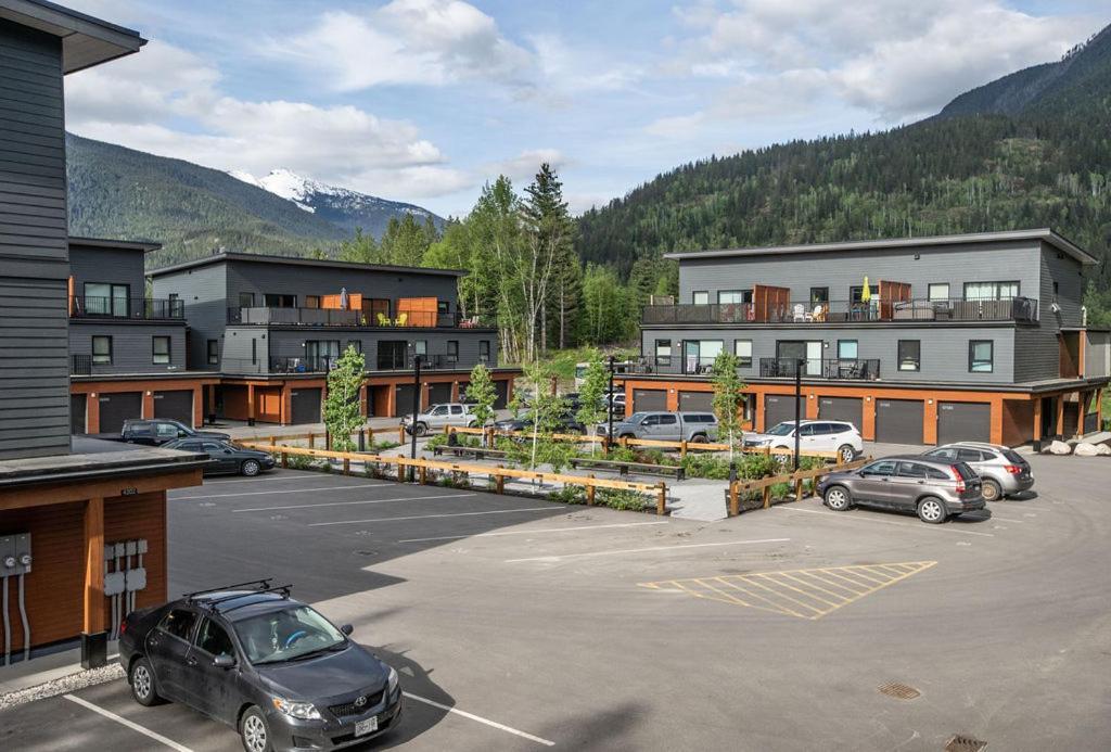 The Mac Shack By Revelstoke Vacations Apartamento Exterior foto